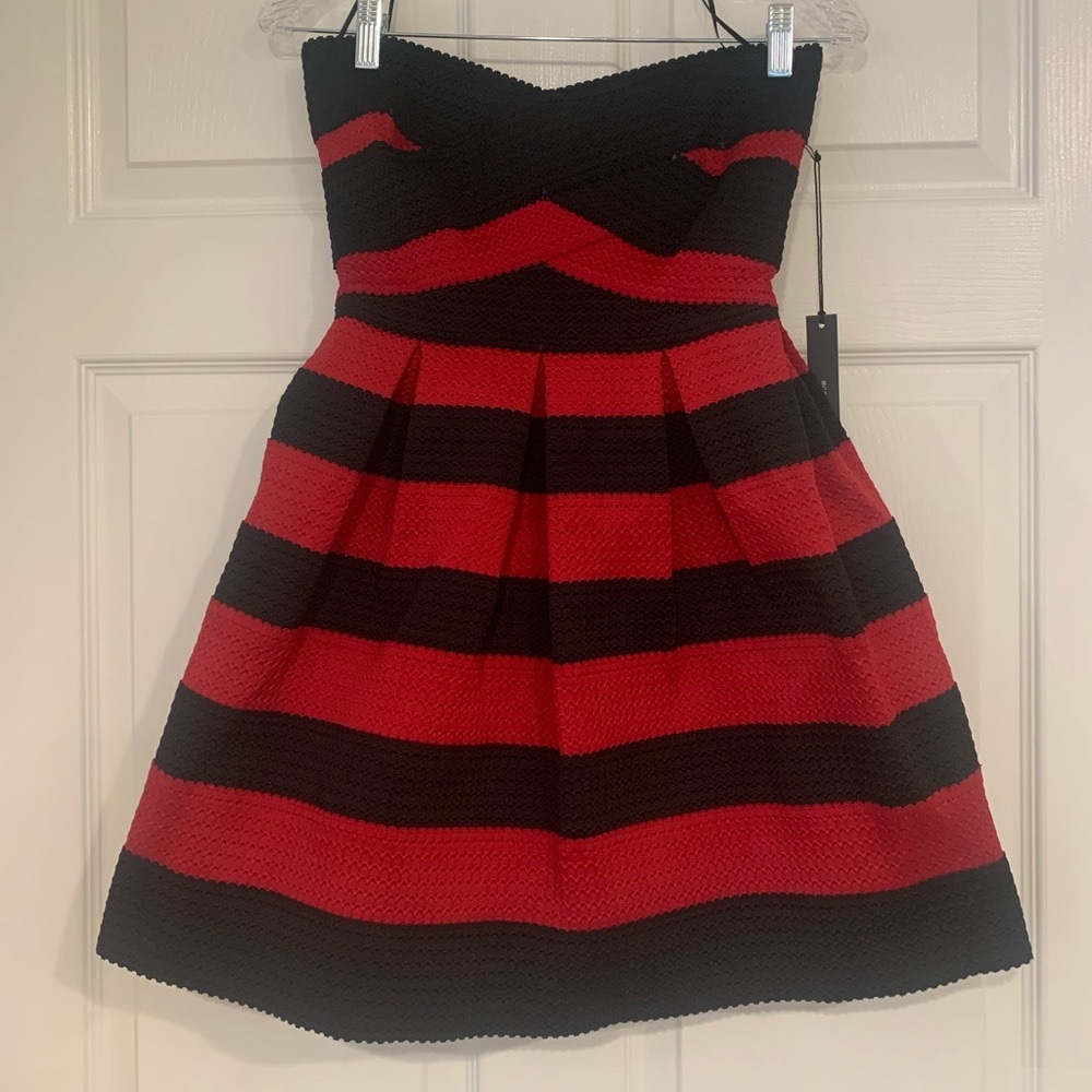 NWT BCBG BANDAGE BABY DOLL DRESS